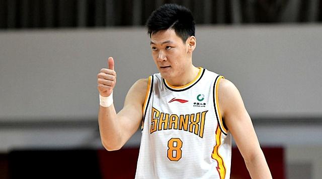 赛地聚焦——全明星赛官宣日热度飙升，福建男篮状态回暖，信心回归，临场指挥获称赞的简单介绍