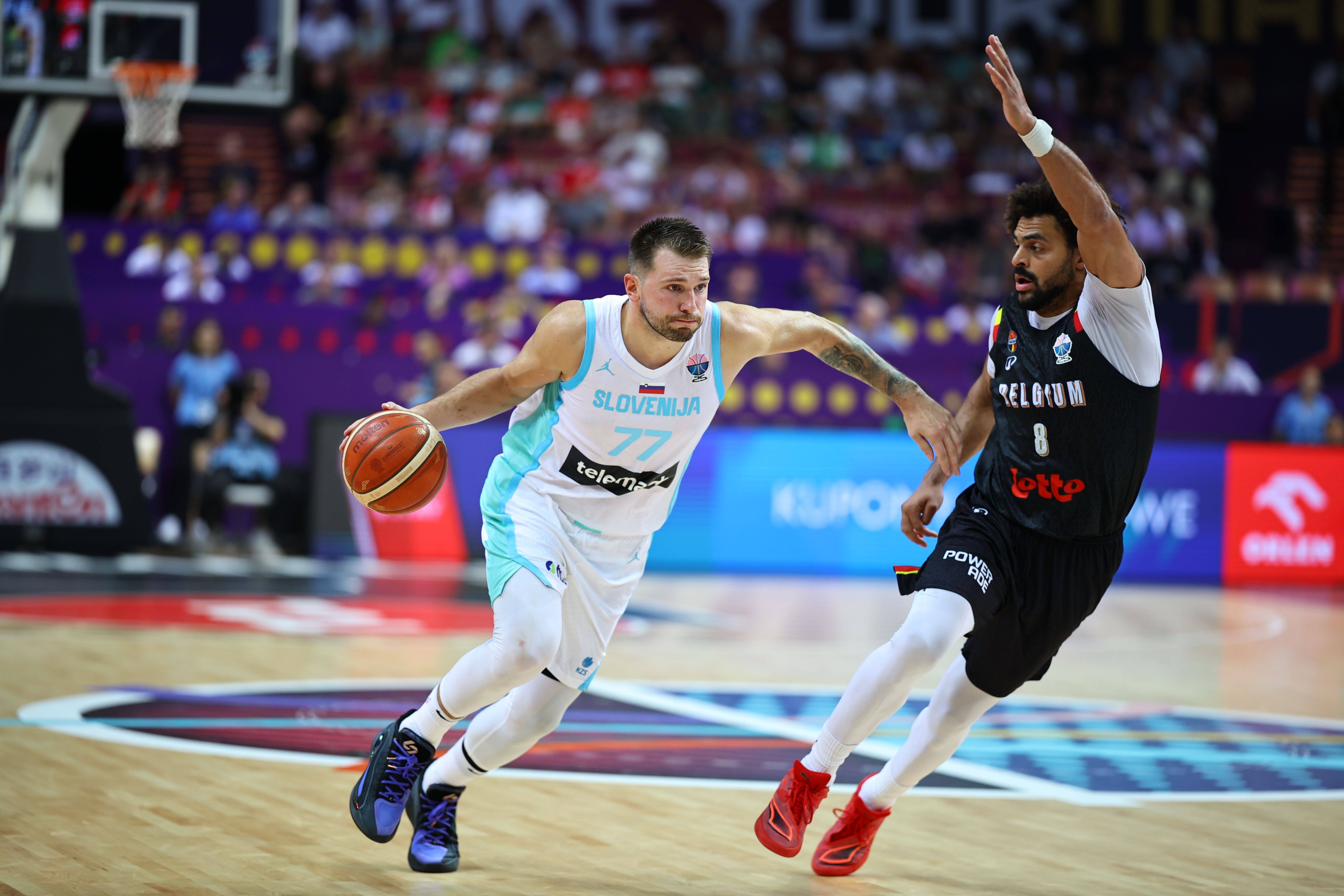 东契奇连续十五场比赛得分超过突破纪录，日本队挑战极限！的简单介绍